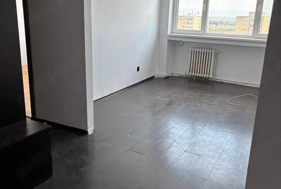Apartament cu 3 camere decomandat în Simeria