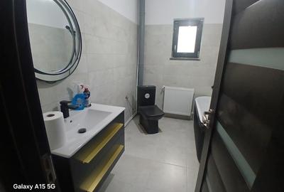 Casă cu 4 camere în Exterior Vest - 3