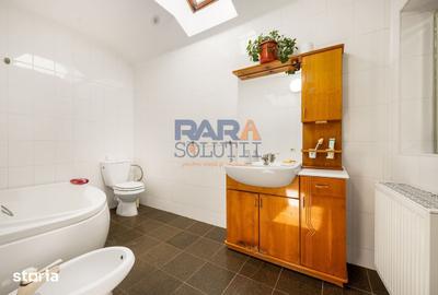 Casă cu 5 camere cu Canalizare în Central - 17