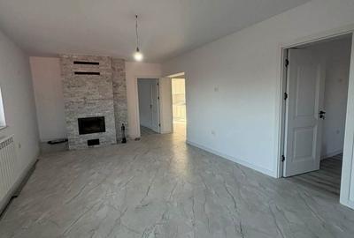 Casă cu 3 camere în Vânători