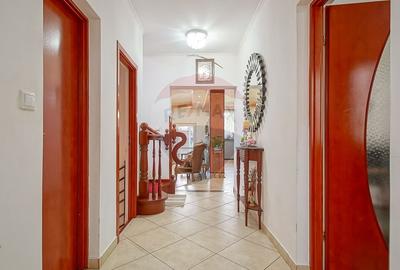 Casă individuală cu 9 camere cu Teren 377 Mp în Nord - 3