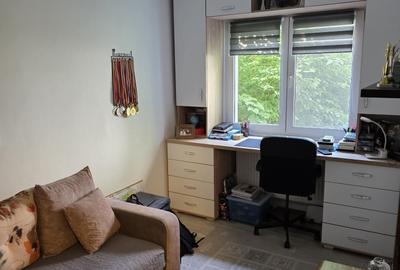 Apartament cu 3 camere semidecomandat în Podu Roș - 2