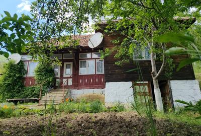 Casă cu 4 camere cu Teren 455 Mp în Central
