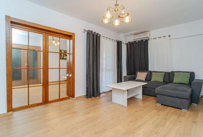 Apartament cu 3 camere semidecomandat, mobilat în Centru Civic