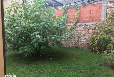 Casă cu 8 camere cu Teren 279 Mp în Plopilor - 2