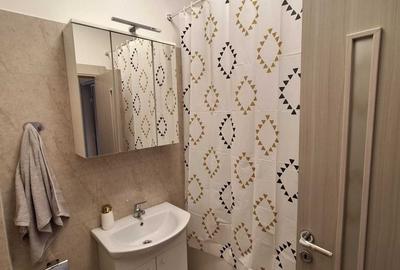 Apartament cu 2 camere decomandat în Păcii