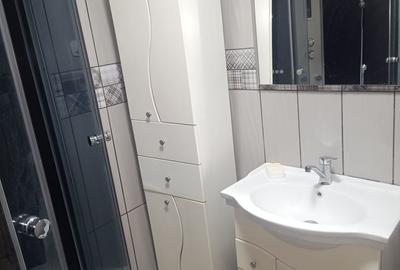 Apartament cu 3 camere decomandat în Central - 1