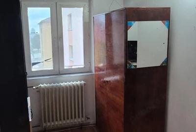Garsonieră decomandată în UMT - 8