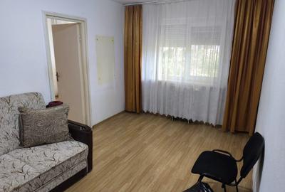 Apartament cu 2 camere semidecomandat în Km 4-5