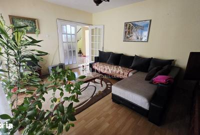 Casă cu 4 camere cu Teren 500 Mp în Lipoveni