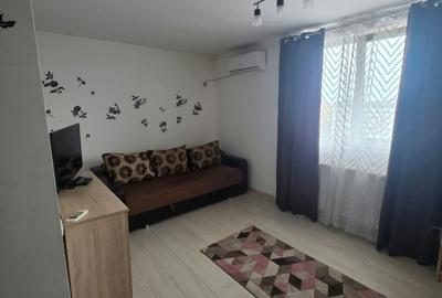 Garsonieră decomandată în Roșu