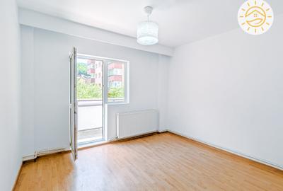 Apartament cu 4 camere decomandat în Răcădău