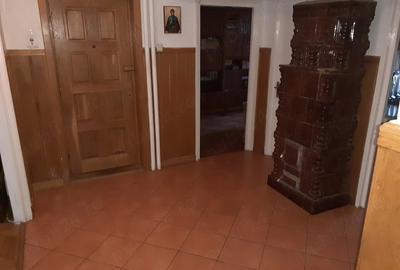 Apartament cu 4 camere decomandat în Central - 1