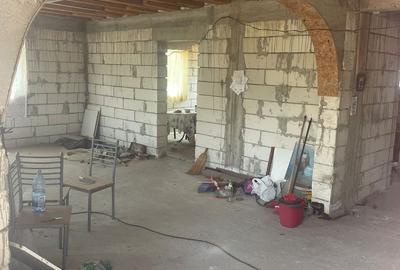 Casă cu 5 camere cu Teren 917 Mp în Țigănești