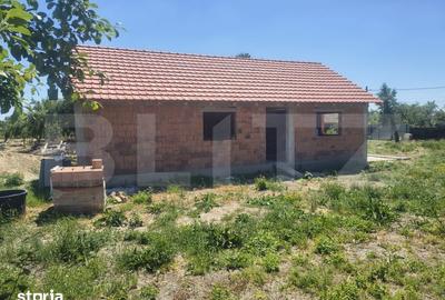 Casă cu 3 camere cu Teren 1500 Mp în Central
