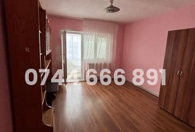 Apartament cu 3 camere decomandat în Central - 1