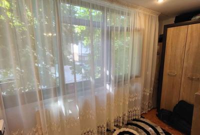 Apartament cu 3 camere decomandat în Mioriței
