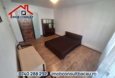 Apartament cu 3 camere decomandat în Ștefan cel Mare