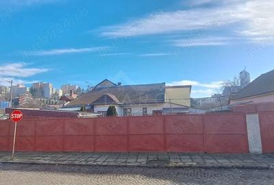 Casă cu 3 camere cu Teren 290 Mp în Central