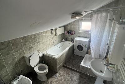 Casă cu 4 camere în Central