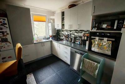 Apartament cu 3 camere decomandat în Astra - 6