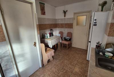 Apartament cu 4 camere decomandat în 1 Mai - 11