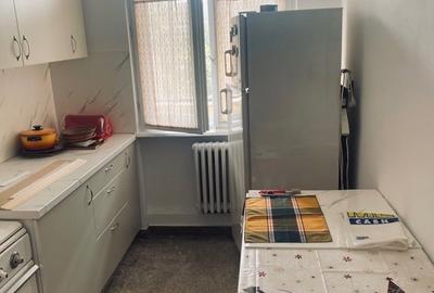 Apartament cu 2 camere semidecomandat, mobilat în Semicentral