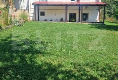 Casă cu 4 camere cu Canalizare în Bran
