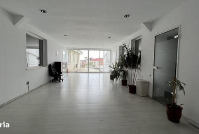 Spațiu comercial, de 72 mp, în Central