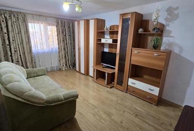 Apartament cu 2 camere decomandat în Broșteni