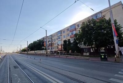 Apartament cu 2 camere semidecomandat în Podu Roș