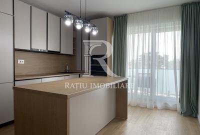Apartament cu 2 camere semidecomandat, mobilat în Central