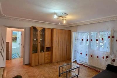 Apartament cu 2 camere semidecomandat, mobilat în Aradului