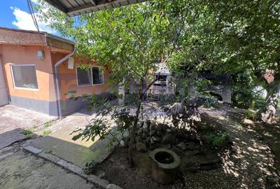 Casă individuală cu 4 camere cu Canalizare în Apărătorii Patriei - 23
