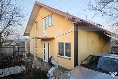 Casă cu 5 camere cu Teren 700 Mp în Grajduri - 2