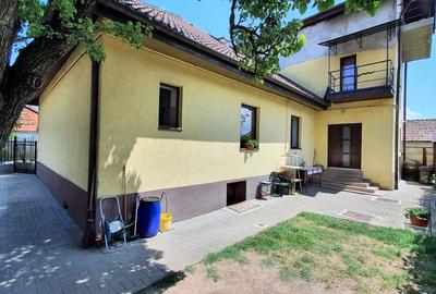 Casă cu 8 camere cu Teren 430 Mp în Calea Poplăcii