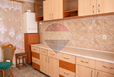 Apartament cu 2 camere semidecomandat, mobilat în Kogălniceanu