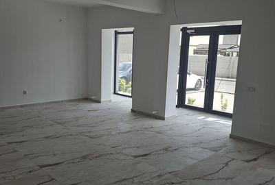 Spațiu comercial, de 65 mp, în Central