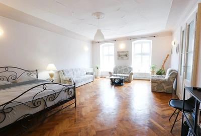 Apartament cu 3 camere nedecomandat în Central