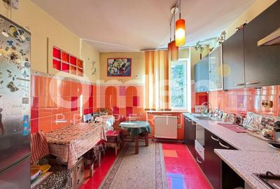 Apartament cu 3 camere decomandat, mobilat în Săsar