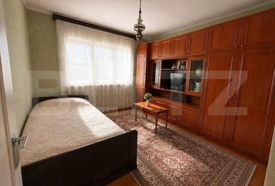 Apartament cu 4 camere decomandat în Careiului