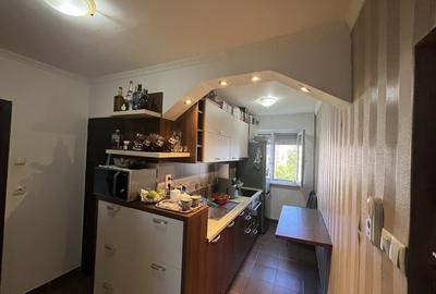 Apartament cu 2 camere decomandat în Exterior Vest