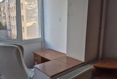 Garsonieră decomandată în Central
