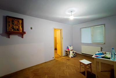 Apartament cu 2 camere nedecomandat în Central
