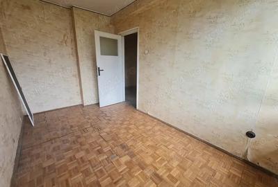 Apartament cu 3 camere semidecomandat în Independenței - 1