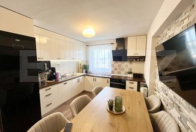 Apartament cu 3 camere decomandat, mobilat în Dacia