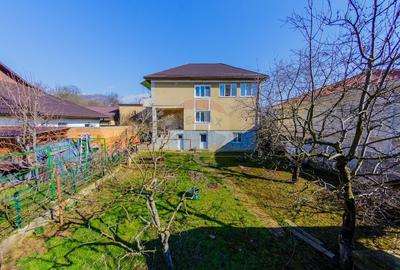 Casă cu 7 camere cu Teren 515 Mp în Valea Roșie