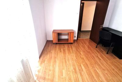 Apartament cu 2 camere decomandat în Drumul Taberei