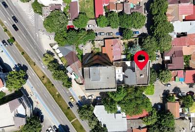 Casă individuală cu 9 camere cu Canalizare în Central - 50