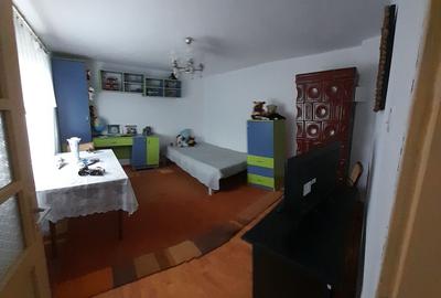 Casă cu 6 camere cu Teren 1760 Mp în Măldăeni - 8